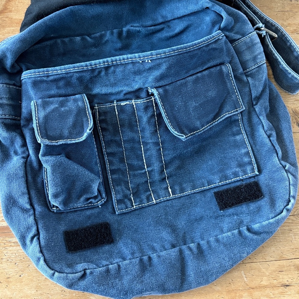 Bongo Denim Crossbody Messenger Bag with Fun Patches Hippie Boho fun! - Picture 5 of 11